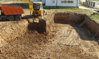Рытье котлованов под фундамент в Пушкине – цена от 2568 руб. за м3 | ГОСТСТРОЙ